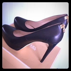MICHAEL KORS Hamilton Pump Black Leather size 10